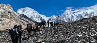 Heading up the Baltoro Glacier towards Concordia, G4 and Broad Peak | Soren Kruse Ledet