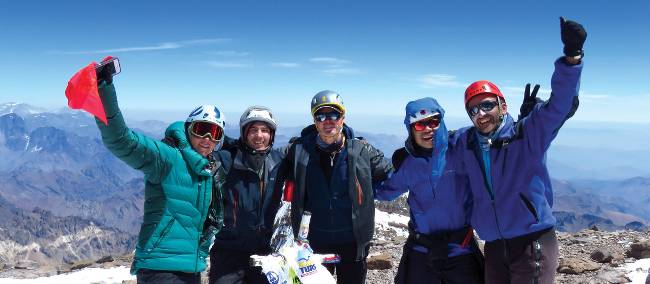 Climbers celebrate on Aconcagua's summit | Angel Armesto